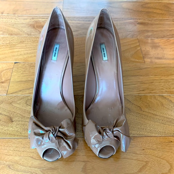Miu Miu Nude Patent Leather Peep Toe - Picture 2 of 3